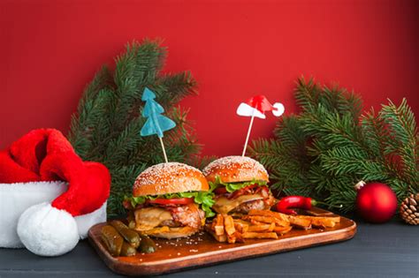 Which Fast Food Places Are Open on Christmas: A Culinary Journey Through Holiday Hours and Unlikely Connections